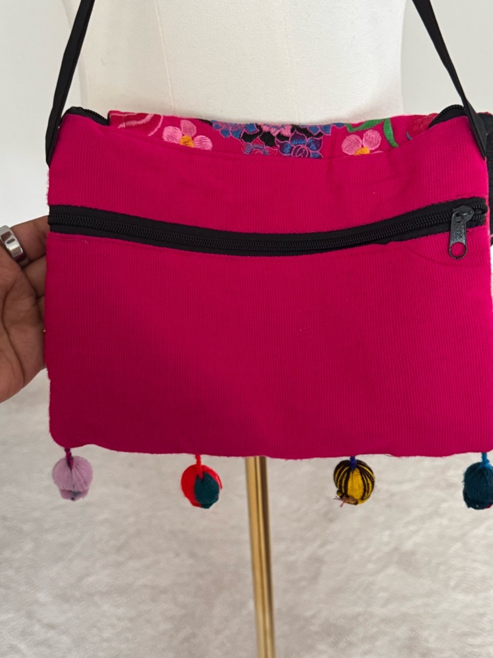 Hand-Embroidered Frida Kahlo Crossbody Bag in Bright Pink - Picture 4 of 4
